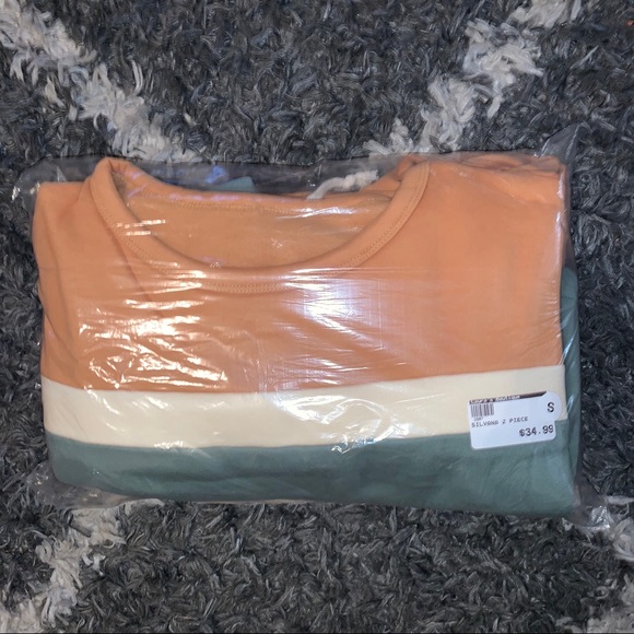 Laura’s Boutique Silvana 2 Piece - Picture 3 of 4